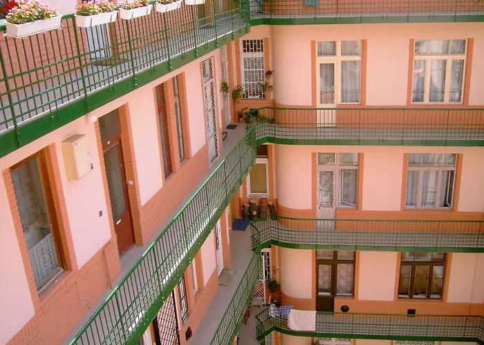 Budapest, Graf Teleki Laszlo