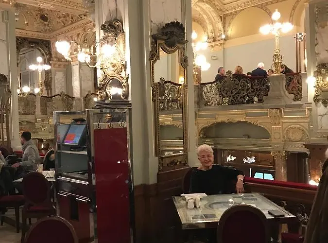 Budapest, Graf Teleki Laszlo * بودابست
