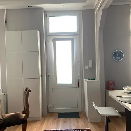 Apartament Budapest, Graf Teleki Laszlo *