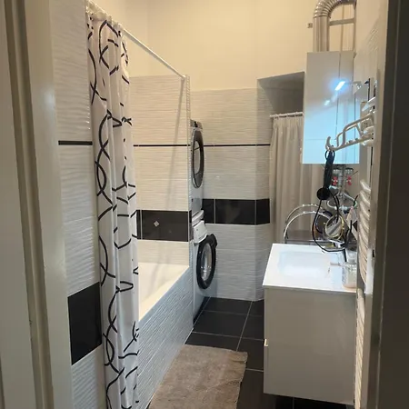 Appartement Budapest, Graf Teleki Laszlo